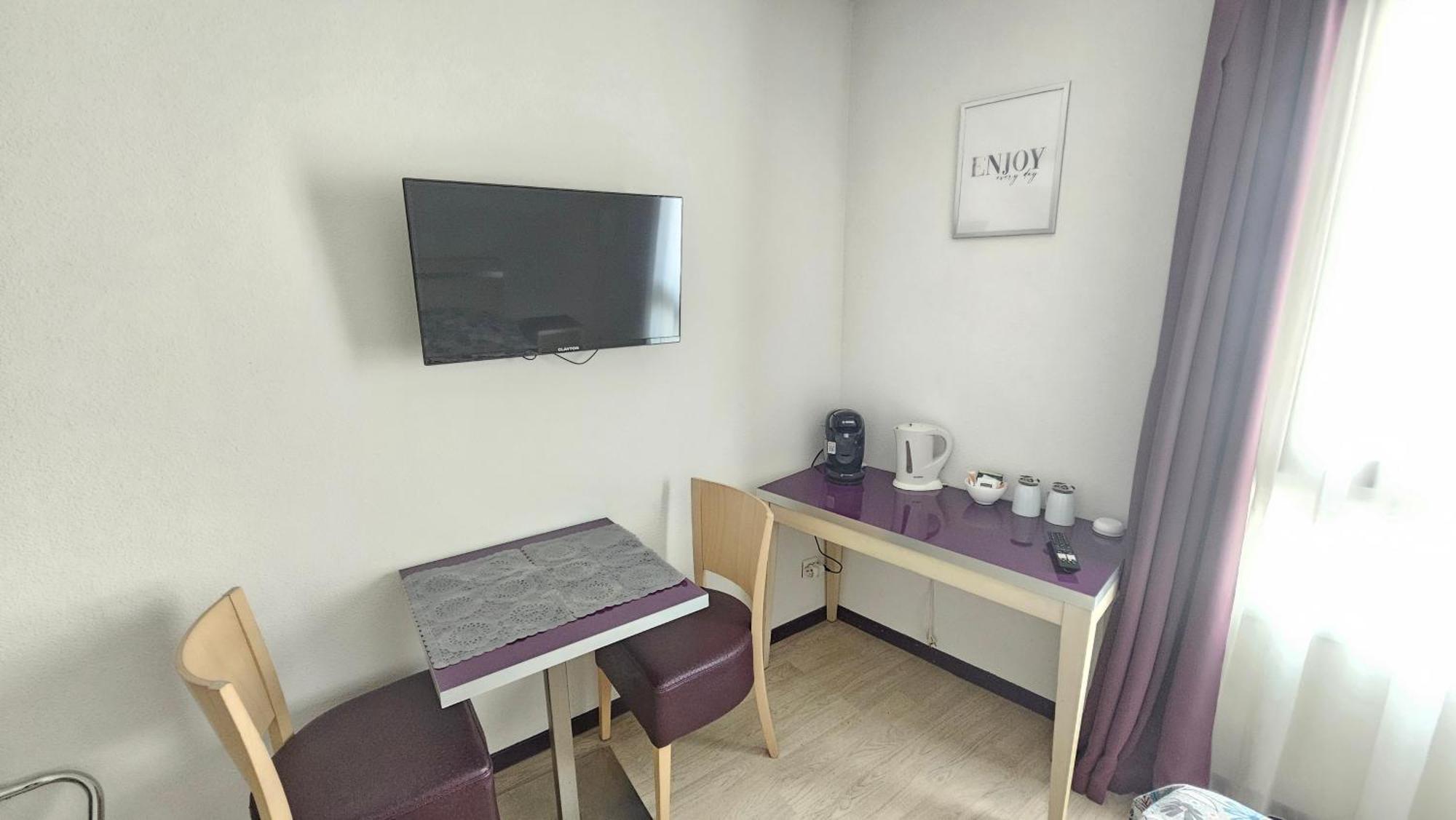 Studio Moderne Et équipé Centre Appartement *